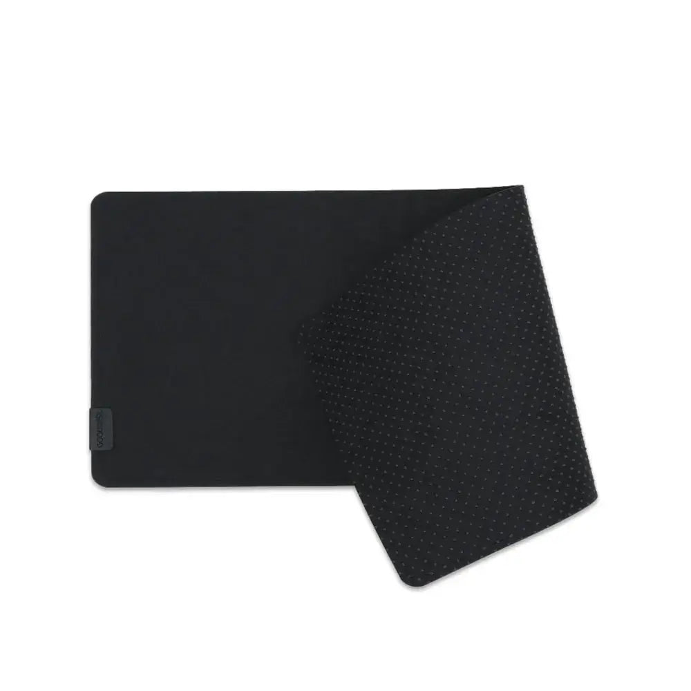 Schreibtischunterlage Filz schwarz kühlend wärmend Tastatur Maus ergonomisch rutschfest umgeklappt mit Noppen